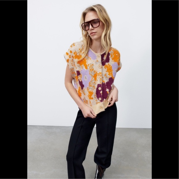 Zara Knit Sweater Vest Size Small NWT Floral Sweater - Picture 3 of 5